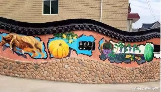 墻體彩繪機與傳統手工墻繪優缺點對比